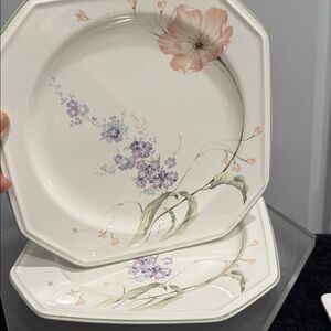Mikasa Continental Amsterdam Floral Octagonal Salad Plate (2) plates F3102